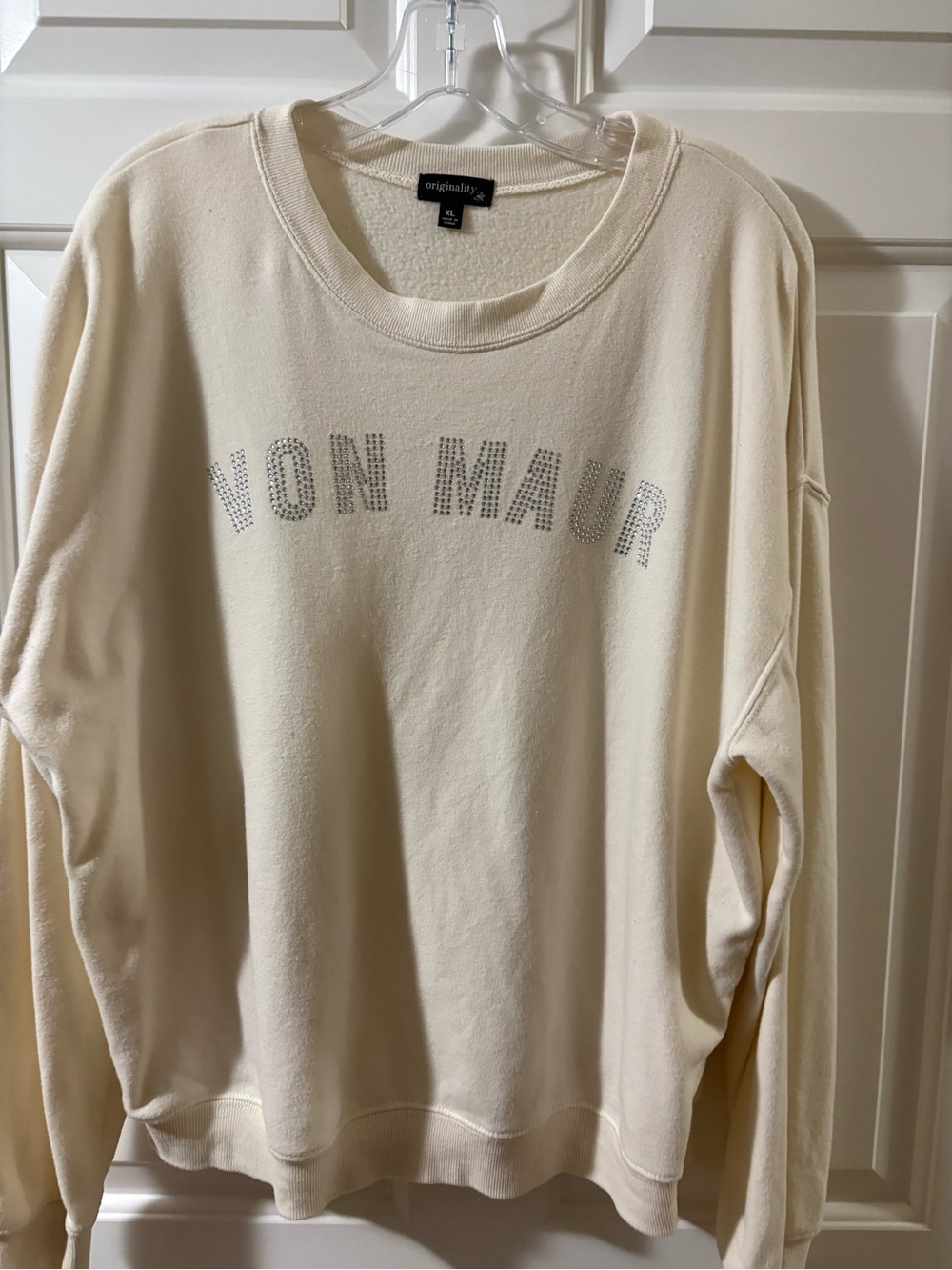 Von Maur Cream Crewneck Sweatshirt